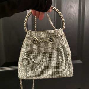 Super trendy bedazzled bag with no callouts super cute and 100% clean💙
